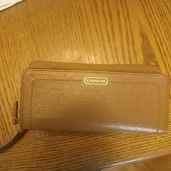 Coach wristlet wallet